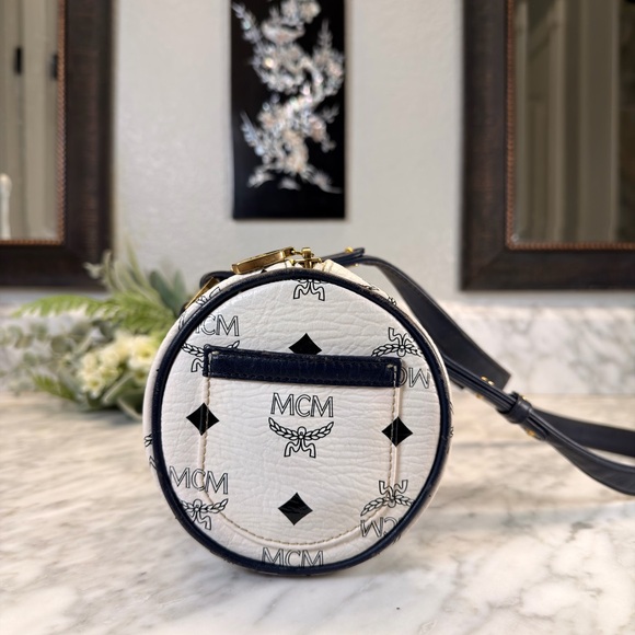 MCM White & Navy Blue Duffel Gold Accents with Matching Kiss Lock Wallet EUC - Picture 3 of 13